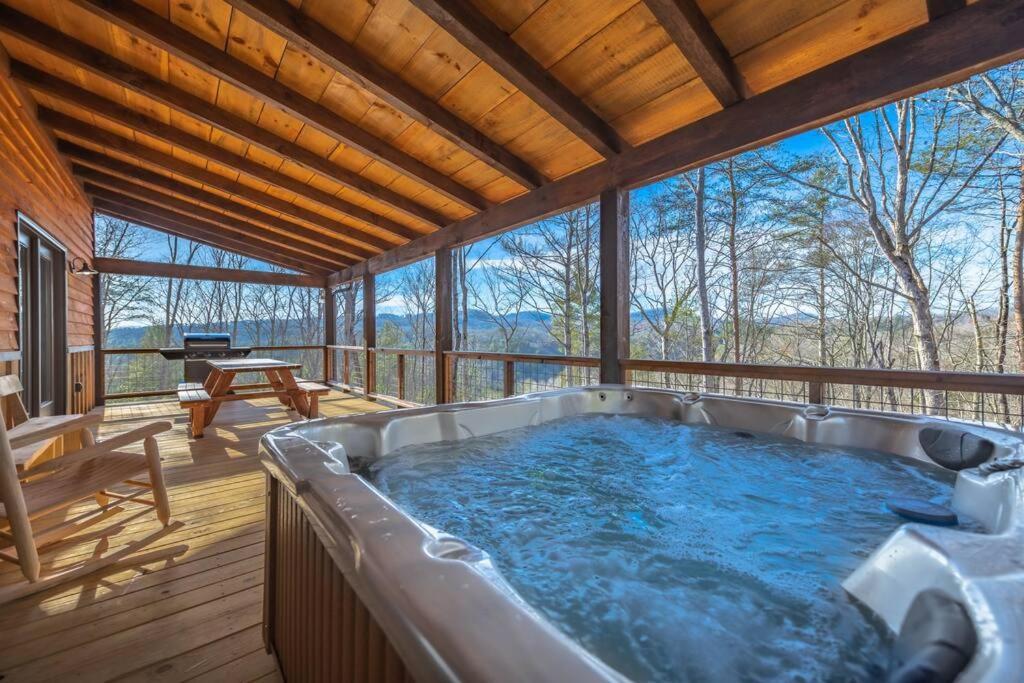 Paradise Found Mtn View Hot Tub, Wi Fi, Pool Table 蓝岭 外观 照片